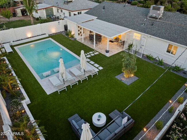 Building Photo - 7736 E Avalon Dr
