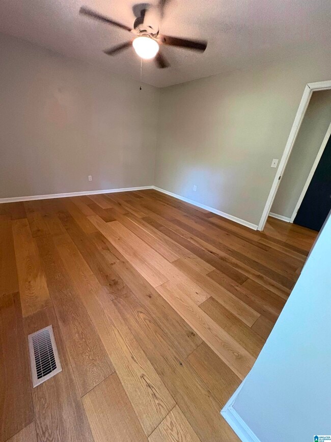 Building Photo - 324 Willow Glen Ct