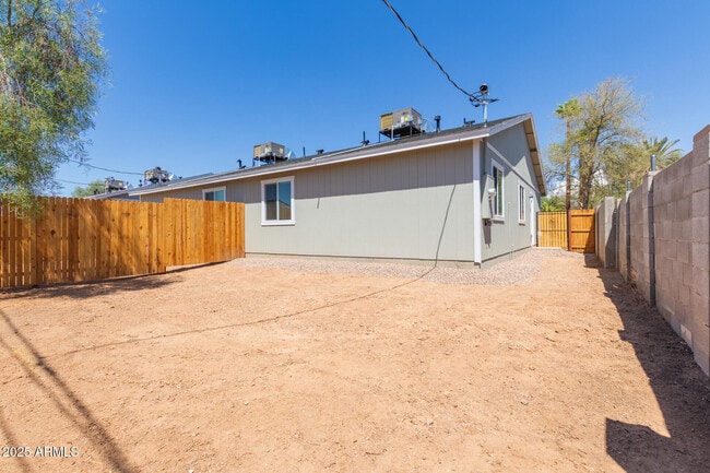 Building Photo - 149 N 88th Pl