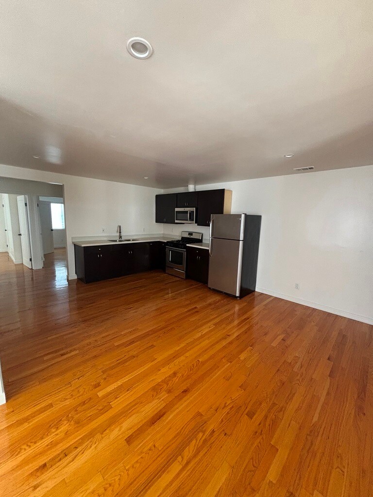 Building Photo - 414 Firmin St
