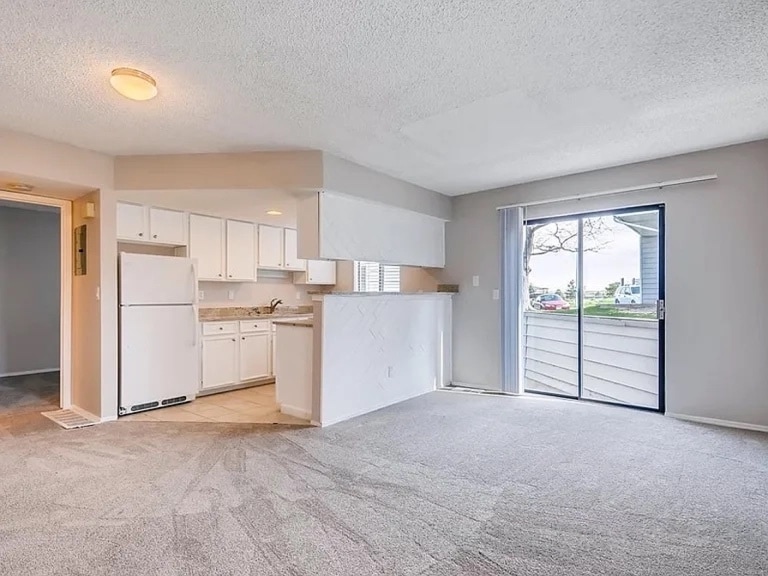Building Photo - 17050 E Ford Dr
