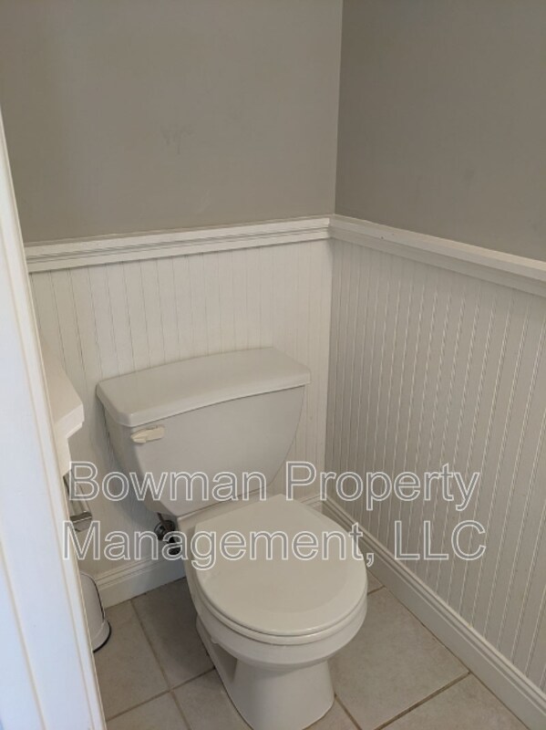 Building Photo - 660 S Barnett Shoals Rd