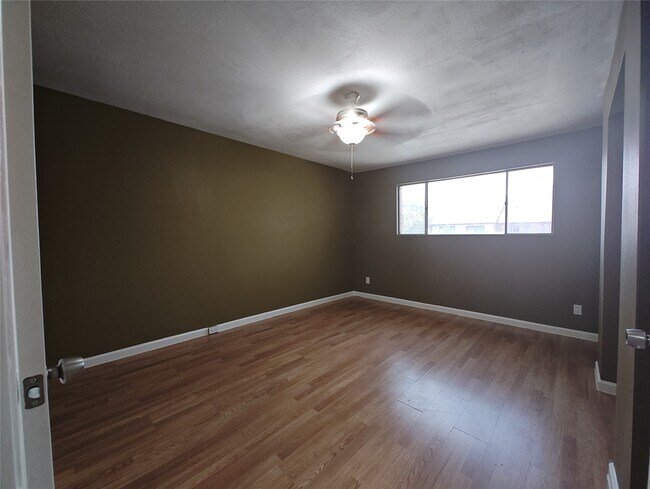 Building Photo - 2252 Shadowdale Dr