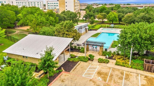 Building Photo - 1029 Winnsboro Lp