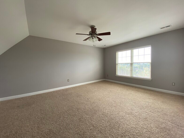 Building Photo - 122 Azalea Rdg