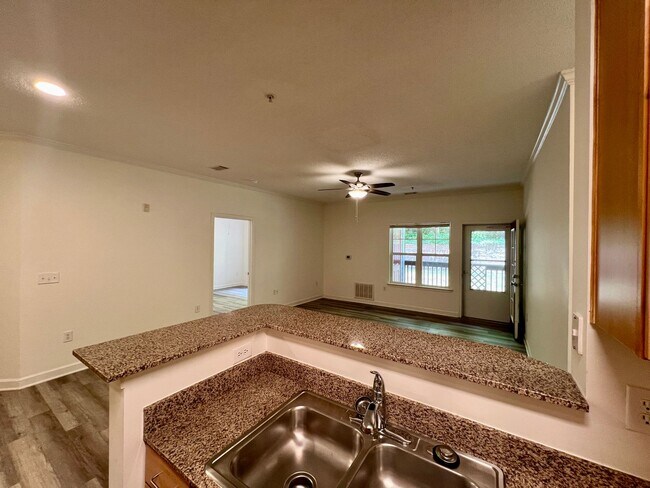 Building Photo - 3-Bed, 2-Bath Condo with Garage! One month...