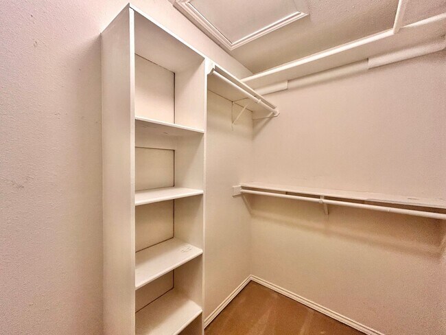 Building Photo - Stylish 2/BR 2/BA Home with Covered Balcon...