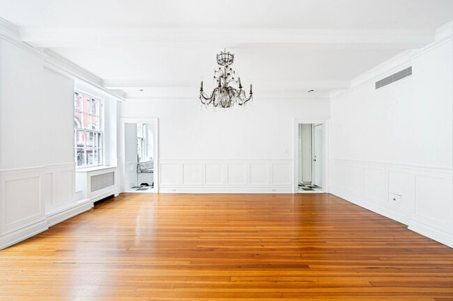 Building Photo - 130 E 67th St