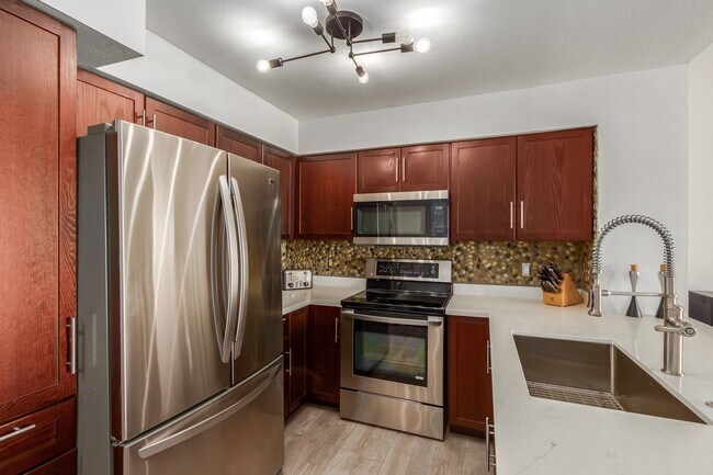 Building Photo - Two bedroom condo