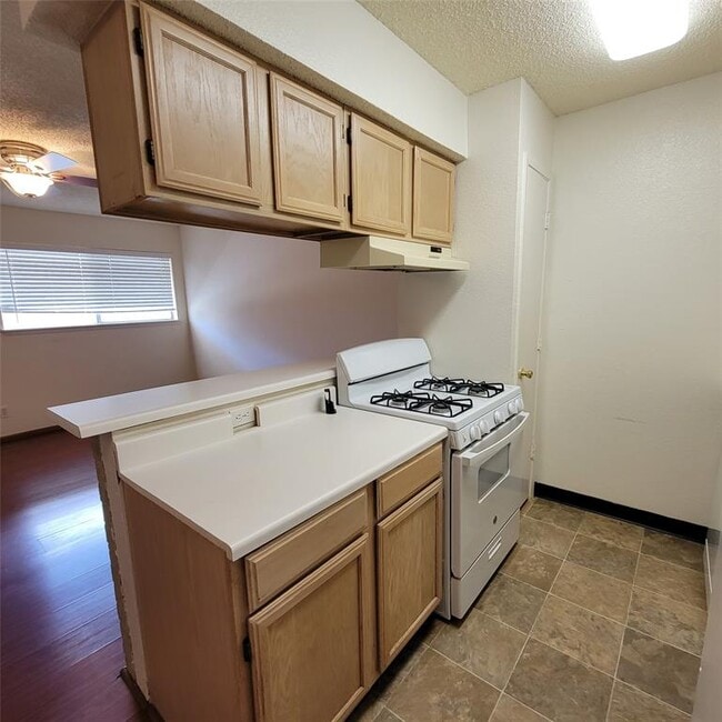 Building Photo - 1328 Bomar St
