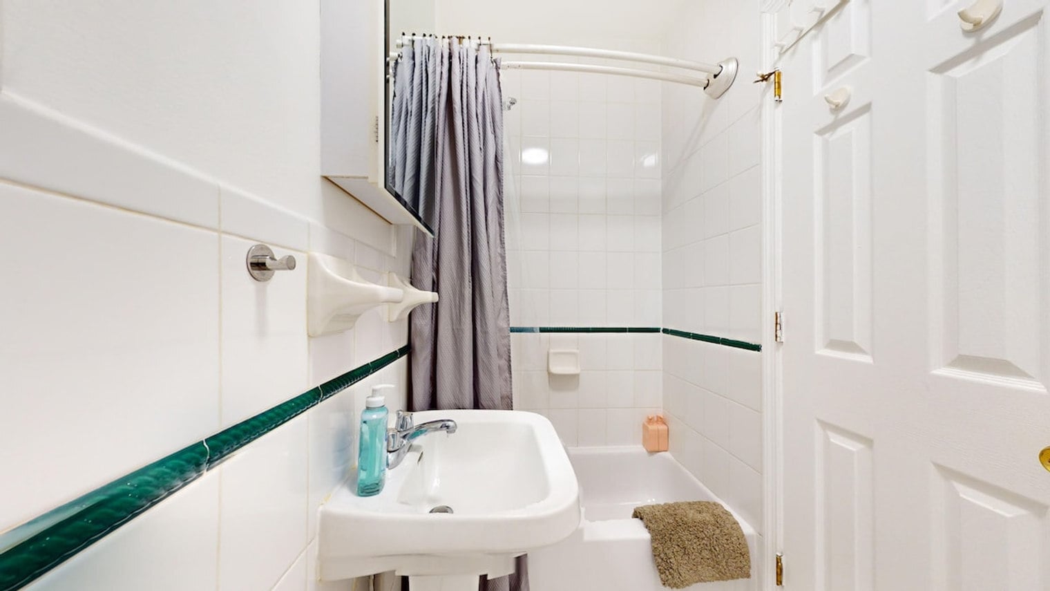 Building Photo - 317 E 75th St