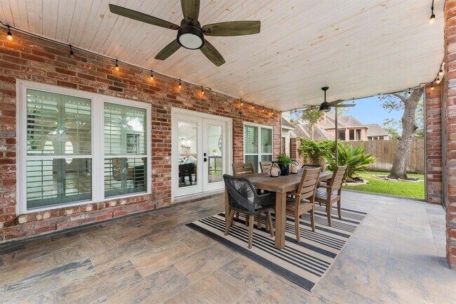 Building Photo - 8911 Tranquil Park Dr