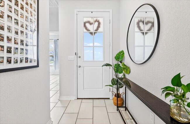 Building Photo - 2614 Vista del Sol