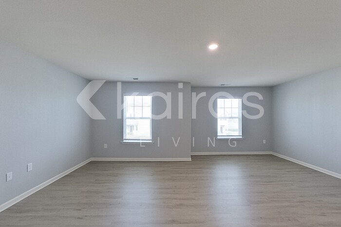 Building Photo - 1040 Pilgrim Ln