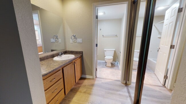 Building Photo - 2 Bedroom Condo in Sunn Fjord - Community Amenities Incl. - Available 5/15