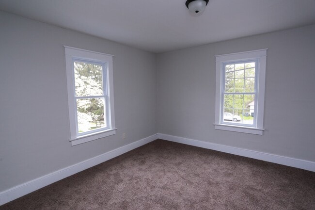 Building Photo - 402 N 8th St