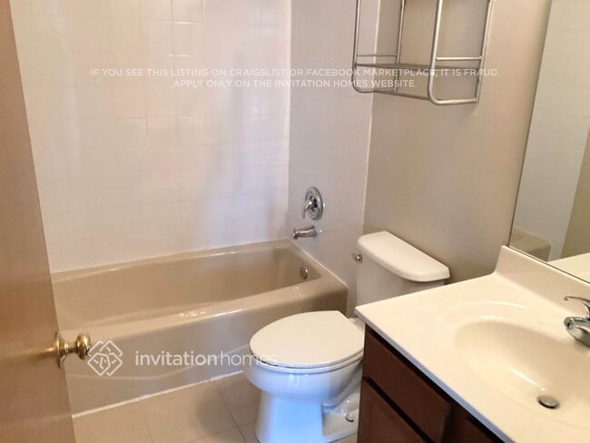 Building Photo - 15515 Long Ave