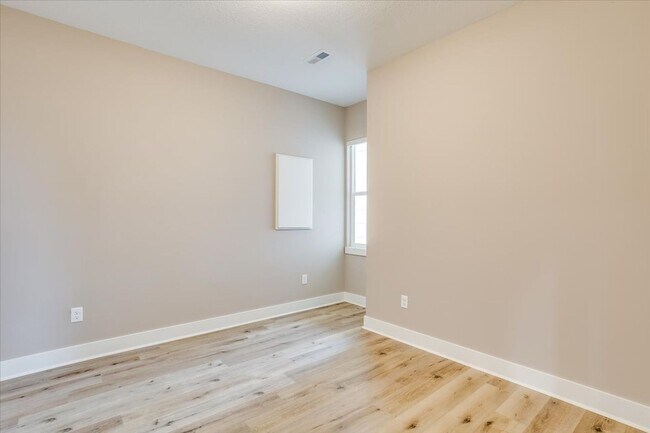 Building Photo - Northgate-Maxine Plan
