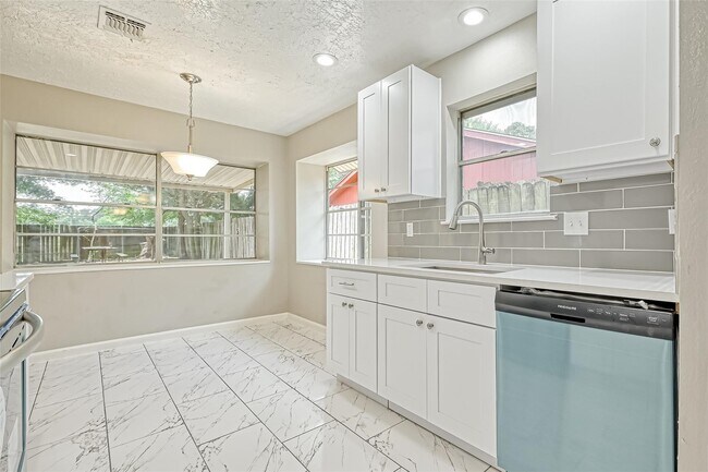 Building Photo - 3527 Acorn Springs Ln