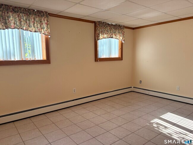 Building Photo - 314 Marlborough Rd