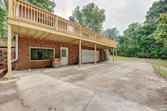 Building Photo - 4975 E State Rd 46 Bypass