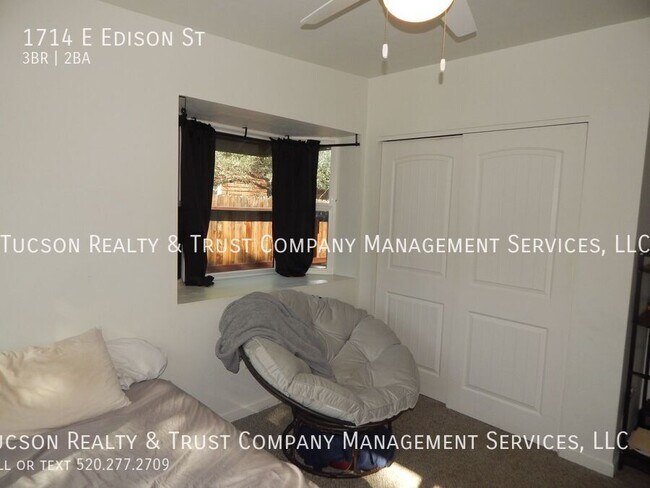 Building Photo - 1714 E Edison St