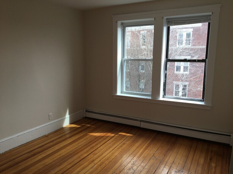 Primary Photo - 1680 Commonwealth Ave