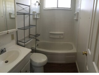 Building Photo - 220 Soledad St