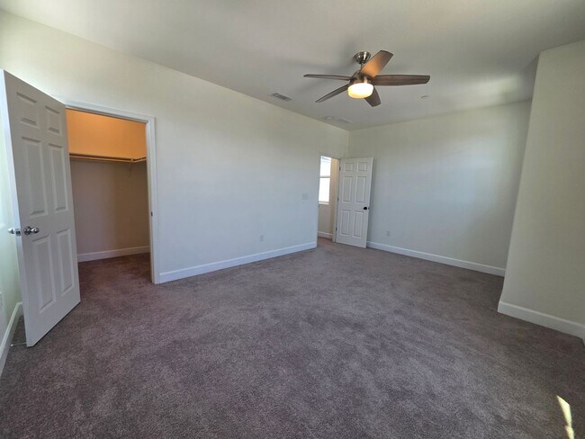 Building Photo - Newer 5 Bedroom 4.5 Bathroom in SE Visalia!! Coming soon!!