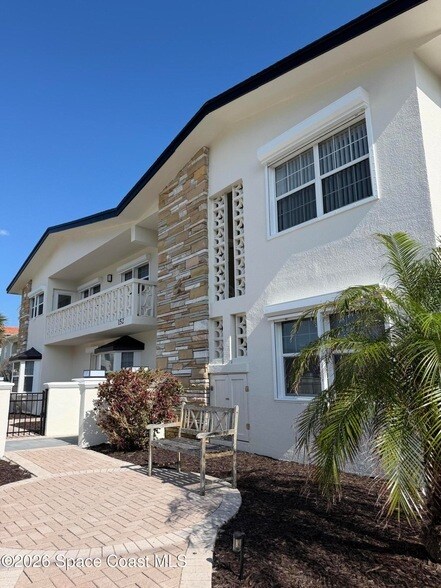 Building Photo - 154 Crescent Beach Dr