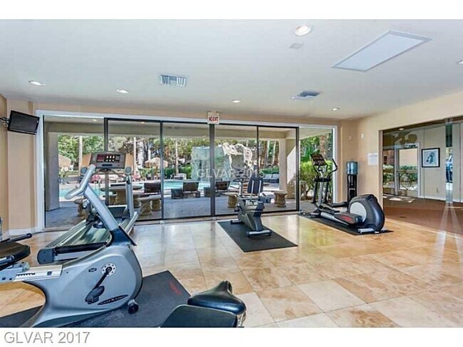 Building Photo - ? Wonderful 1-Bedroom Condo with Garage & ...