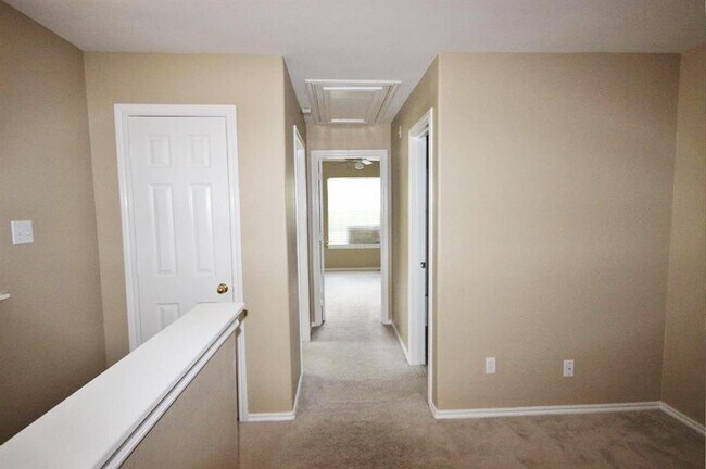 Building Photo - 63 Ledgestone Pl