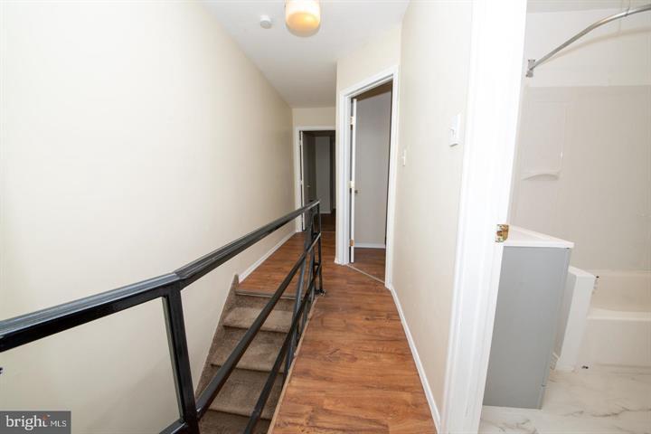 Building Photo - 2061 Wilmot St