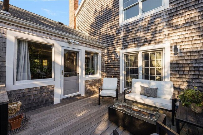 Building Photo - 9 White Terrace