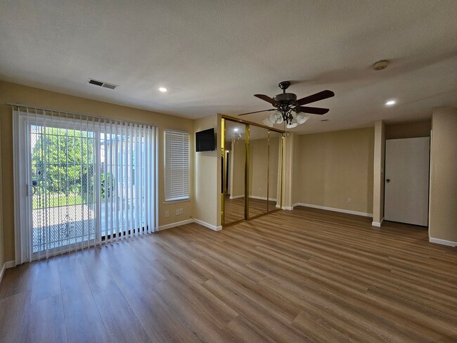 Building Photo - Spacious 4-Bedroom Home on the El Cerrito ...