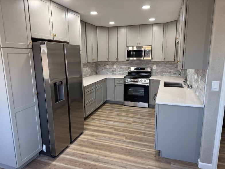 Building Photo - 227 Crestone Ave