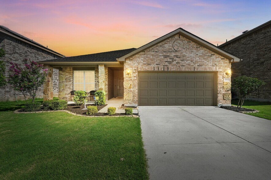 Primary Photo - 10525 Wild Meadow Way