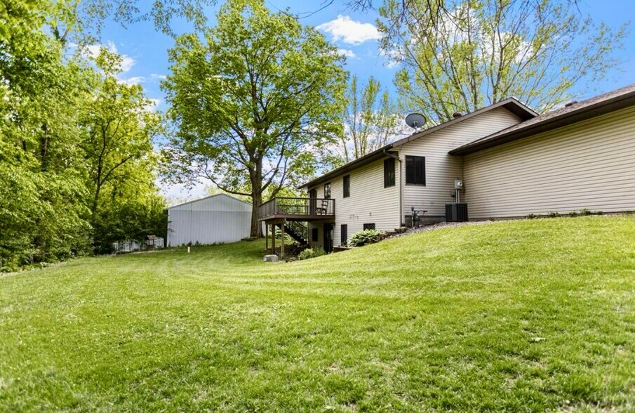 Building Photo - W4710 Lazy Acres Rd
