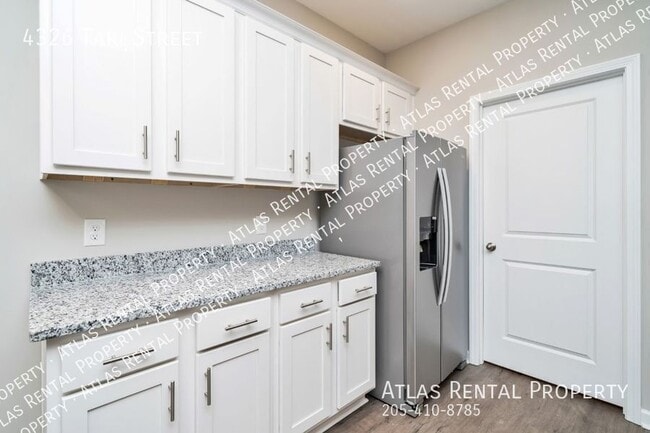 Building Photo - 4326 Tari St