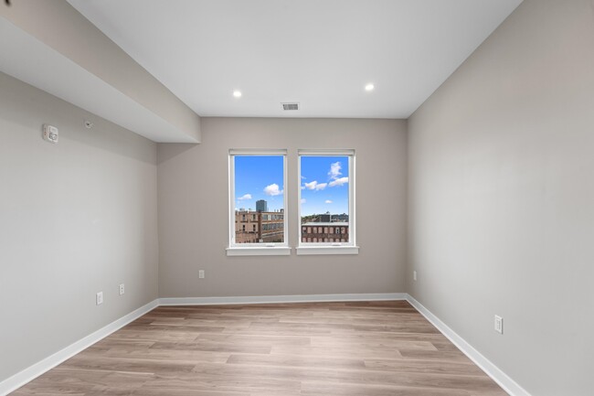 Building Photo - 475 Communipaw Ave