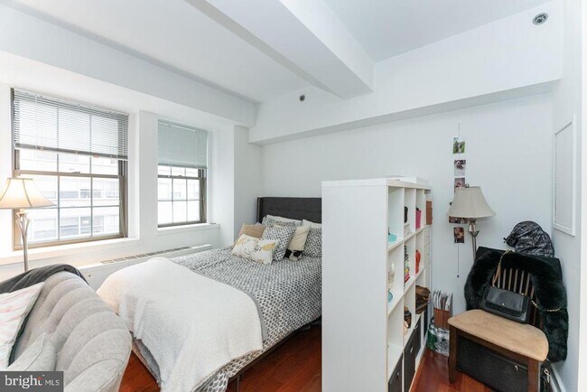 Building Photo - 219 S 18th St