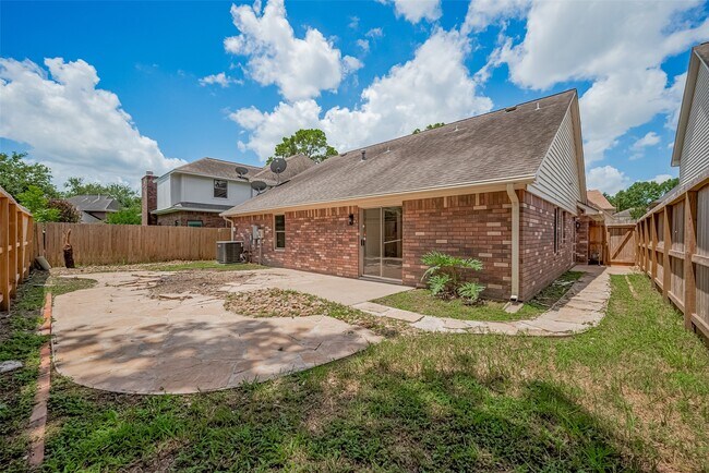 Building Photo - 5814 N Magazine Cir