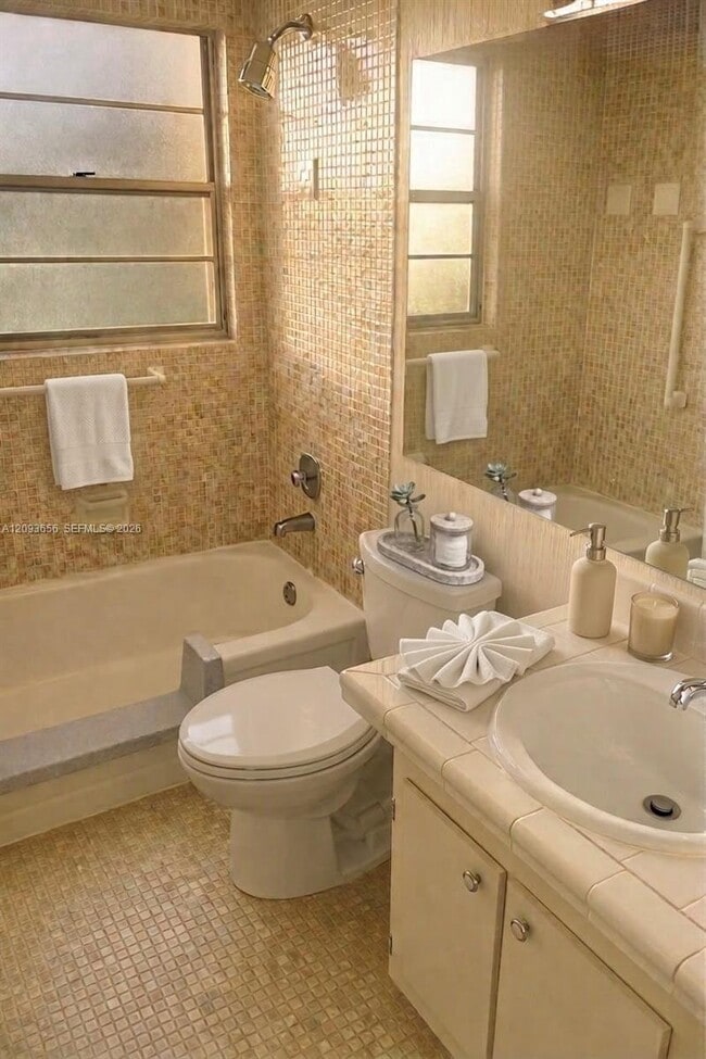 Building Photo - 528 Mansfield M