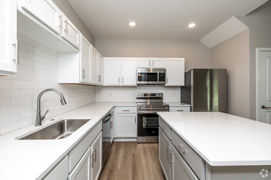 3BR, 2.5BA - 1,544SF - Kitchen - Diamond Ridge Estates