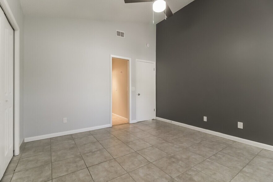 Building Photo - 9782 Piney Point Cir