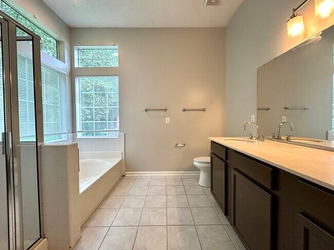Building Photo - 8607 Kirkley Glen Ln