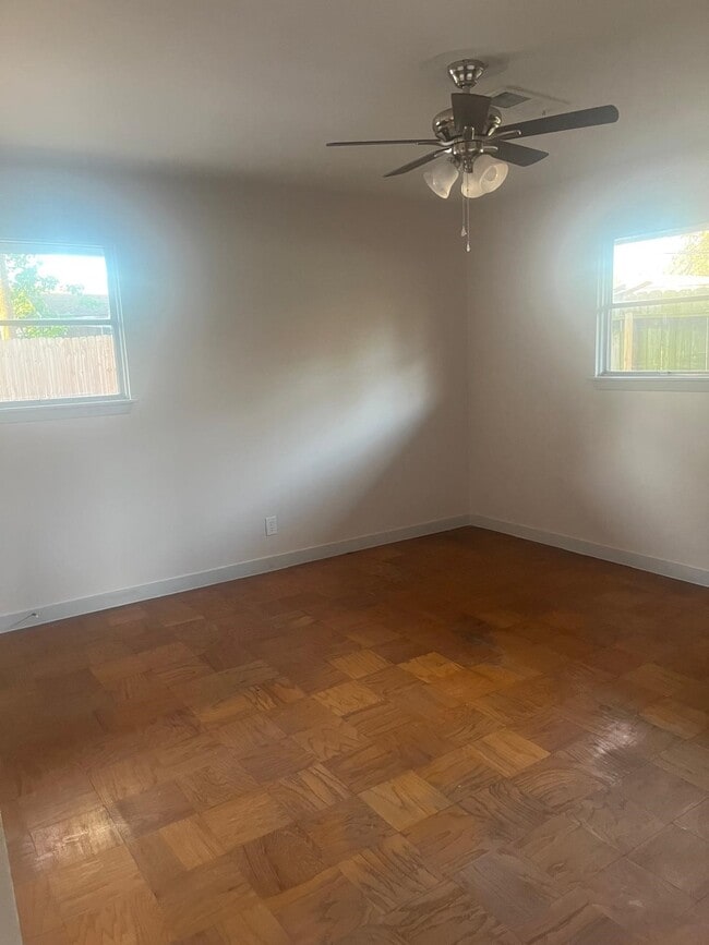 Building Photo - 3517 Tanglebriar Dr