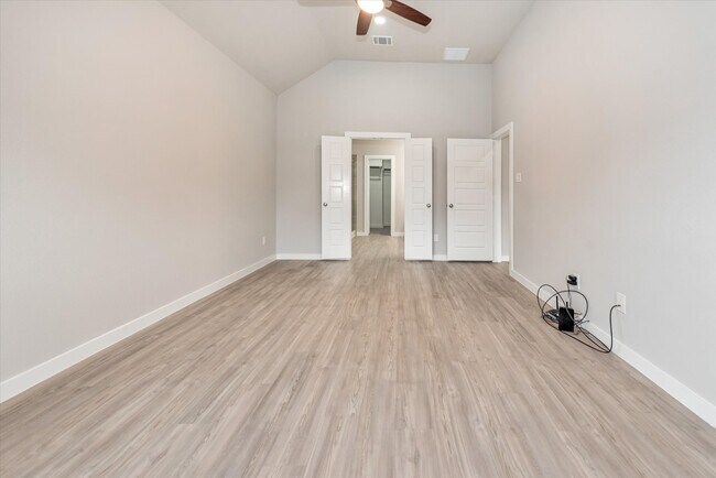 Building Photo - 10651 Whitejacket