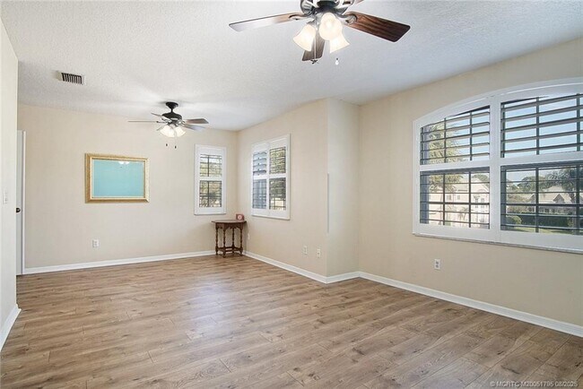 Building Photo - 1687 SW Harbour Isles Cir