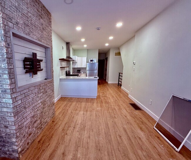 Building Photo - 1226 Snyder Ave